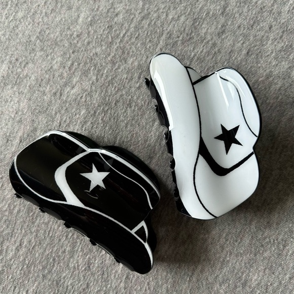 NEW Western Cowboy Hair Hair Claw Clips Yin & Yang Duo (Blk/Wh & Wh/Blk) - Picture 2 of 3